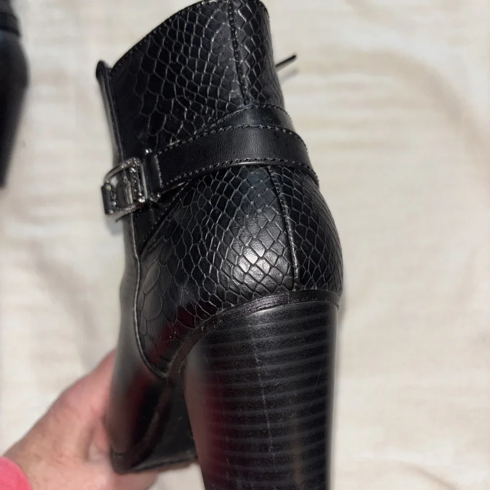 Eurosoft Sigourney Woman's 8M Ankle Boots Black Snakeskin‎ Texture Office